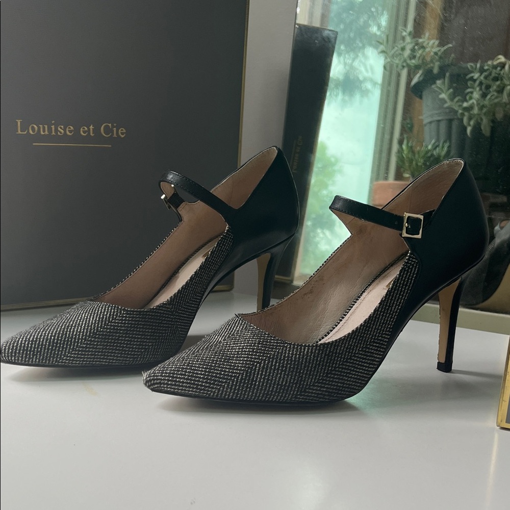 Louise et Cie Black and Gray Textured Heels